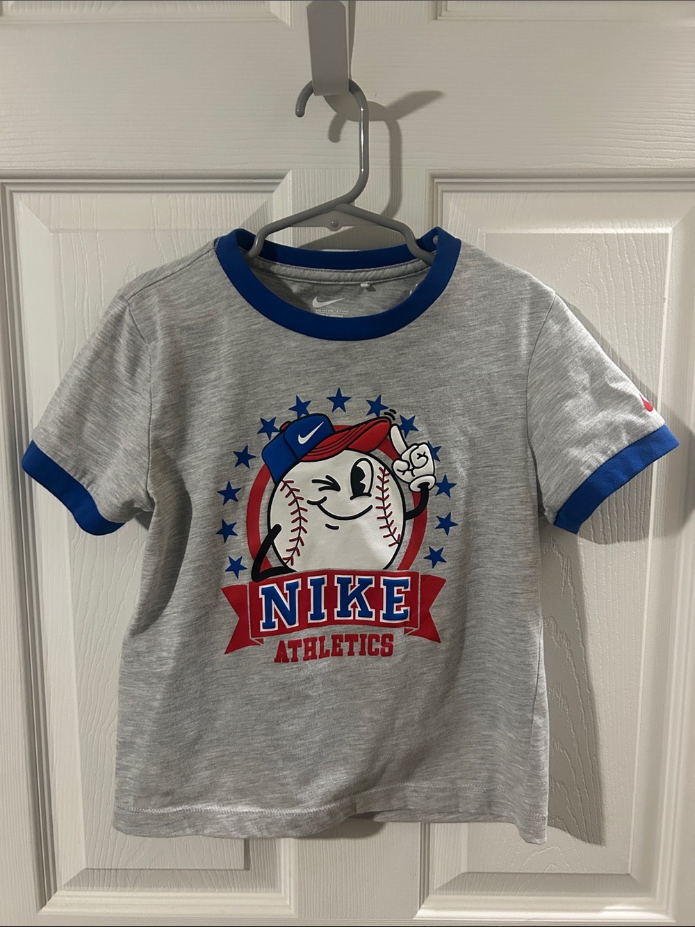 Nike Boys Gray & Blue Baseball Mascot Tee and shorts 7 (fits like a 6)